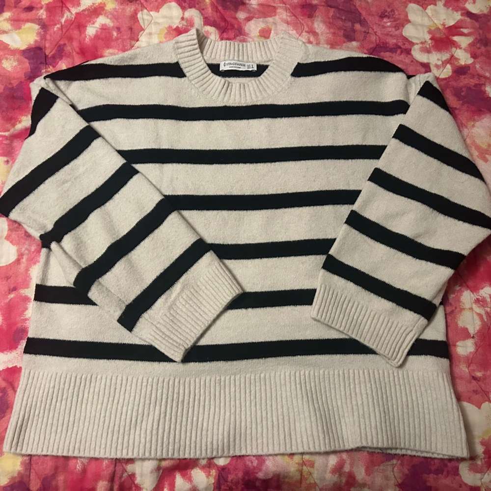 Stradivarius Black and Cream Striped Crewneck Sweater